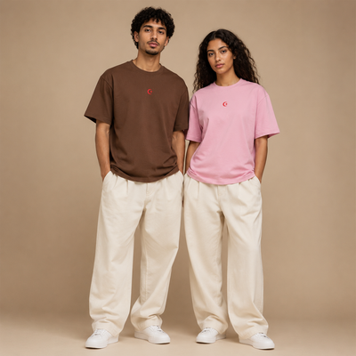 T-shirts Hilal brun et rose portés par un homme et une femme
