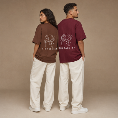T-shirts Tin Taghirt brun et bordeaux présentés de face et de dos