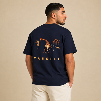 T-shirt Tassili Rupestre bleu marine avec illustration rupestre imprimée au dos