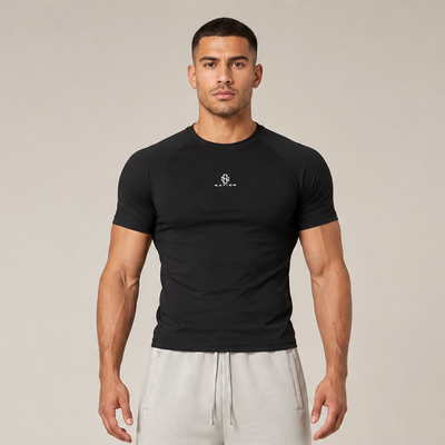 T-shirt Performance noir ajusté DZ Nation porté de face