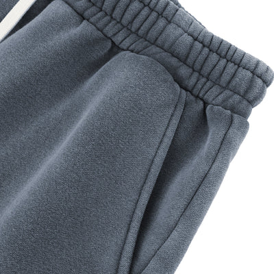Détail de la taille élastique du short Délavé bleu gris