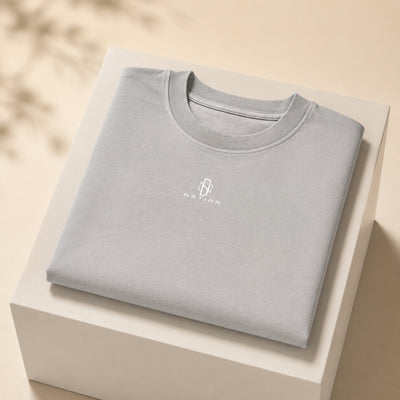 T-shirt Limit gris plié avec monogramme DZ Nation