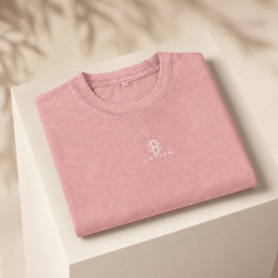 T-shirt Maqam Echahid rose plié avec monogramme DZ Nation