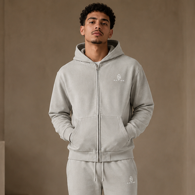 Sweat zippé Sirocco écru porté de face