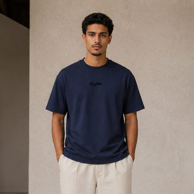 T-shirt Ze3ma bleu marine porté de face