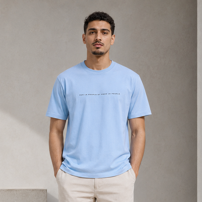 T-shirt Peuple bleu clair porté de face