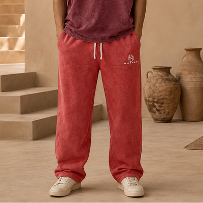 Pantalon Délavé rouge porté de face