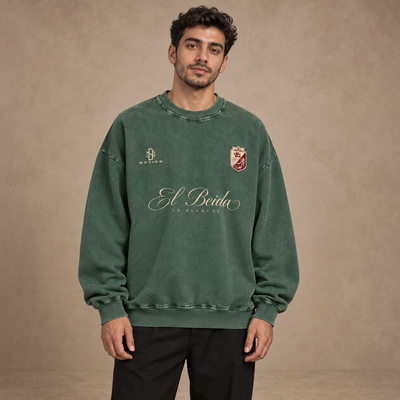 Sweatshirt El Beida vert oversize porté par un homme