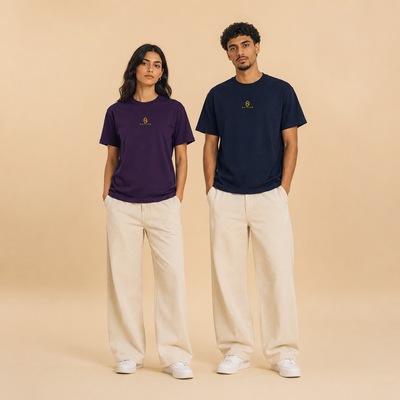 T-shirts Djanet violet et bleu marine portés de face