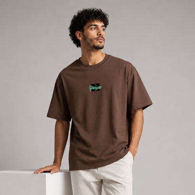 T-shirt DZ Power brun porté de face
