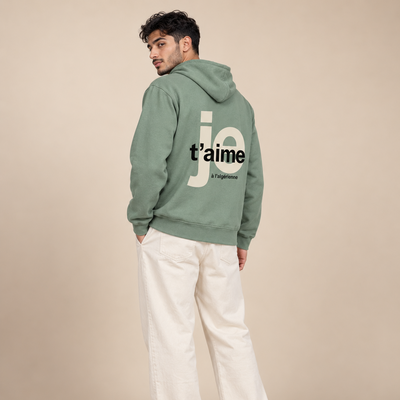 Homme maghrébin de dos portant le sweat oversize Je t’aime à l’algérienne vert