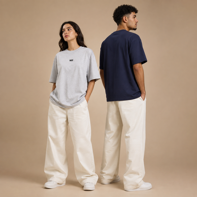 T-shirts Nif écru et bleu marine présentés de face et de dos